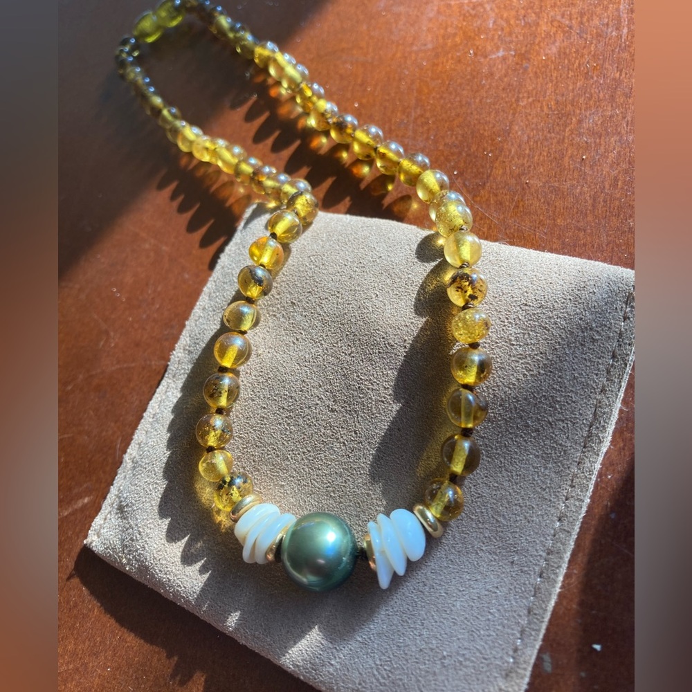 Pearl and amber choker necklace
